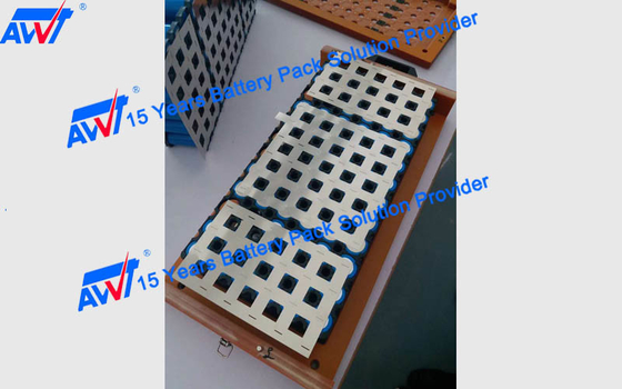 เครื่องเชื่อมนิวเมติกสองด้าน 18650 32650 HDL6030 2800-3500 ชิ้น / ชม. 200V 5000A